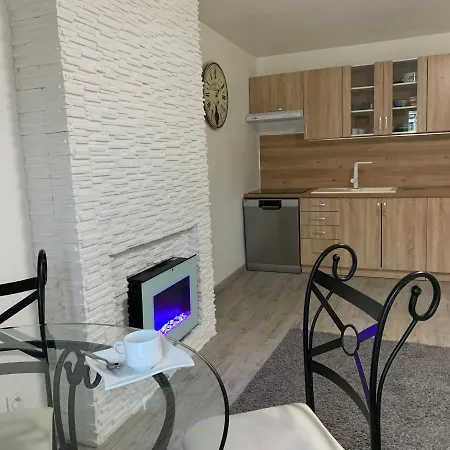 Formidable Studio Au Coeur Historique De Apartamento Fréjus